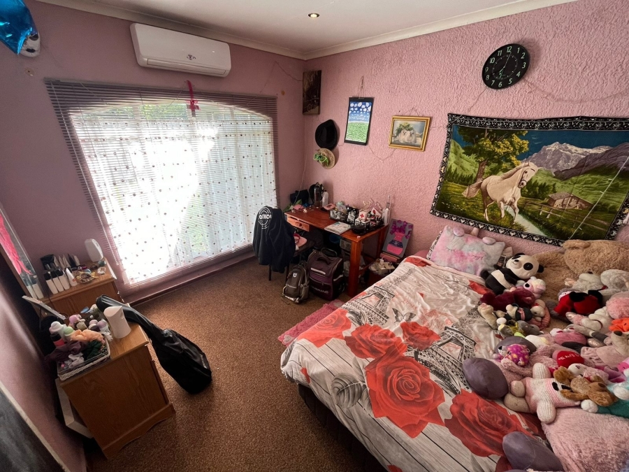 To Let 3 Bedroom Property for Rent in Safari Gardens North West